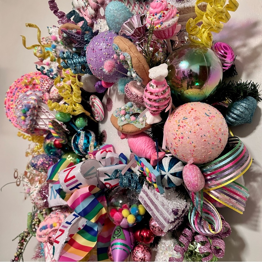 Unique Christmas Floral Sweet Treats Candy Pastel Door Wall Wreath Holiday Decor - Picture 3 of 11